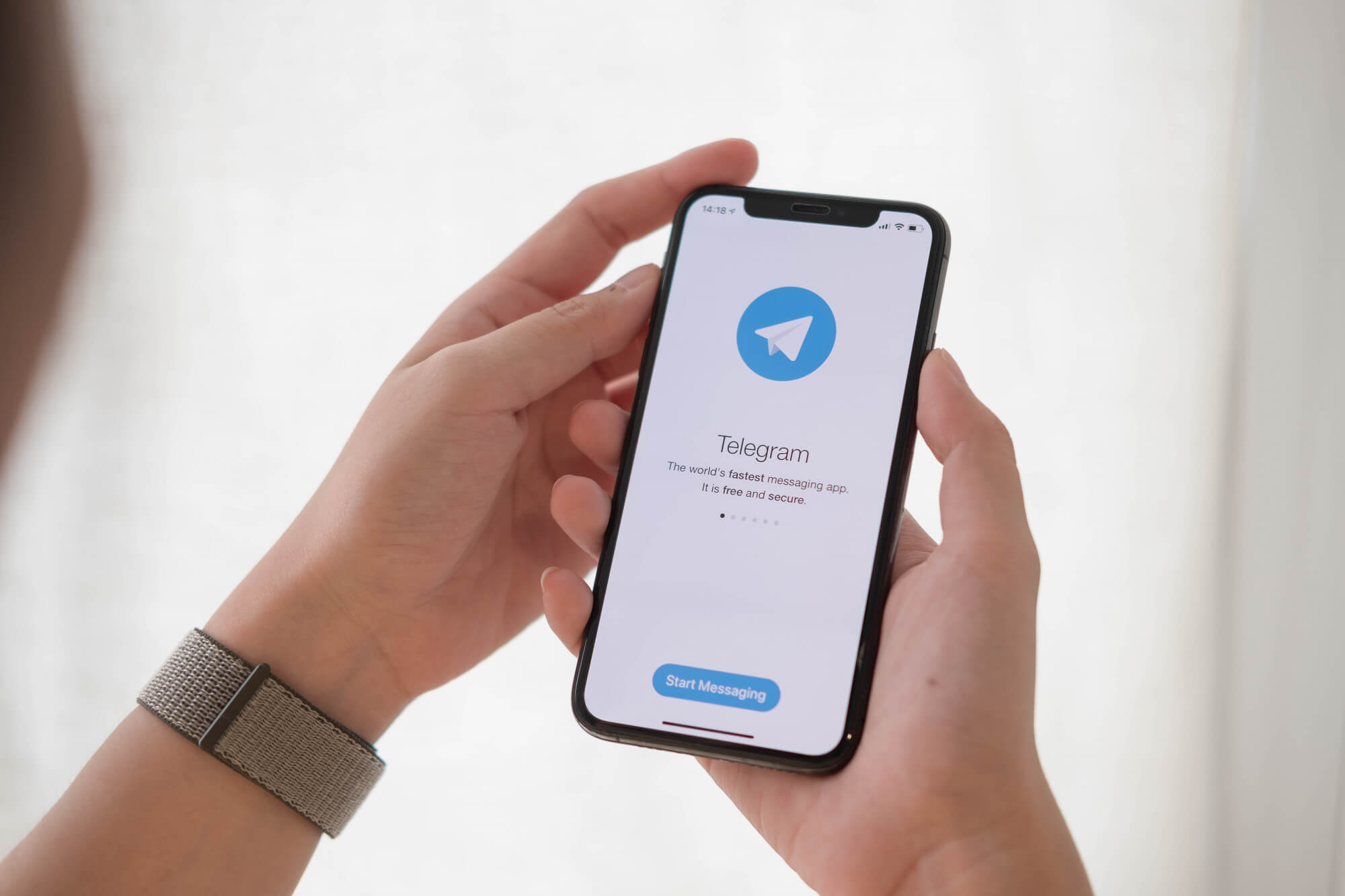 Контент адаптирован под логику Telegram и VK