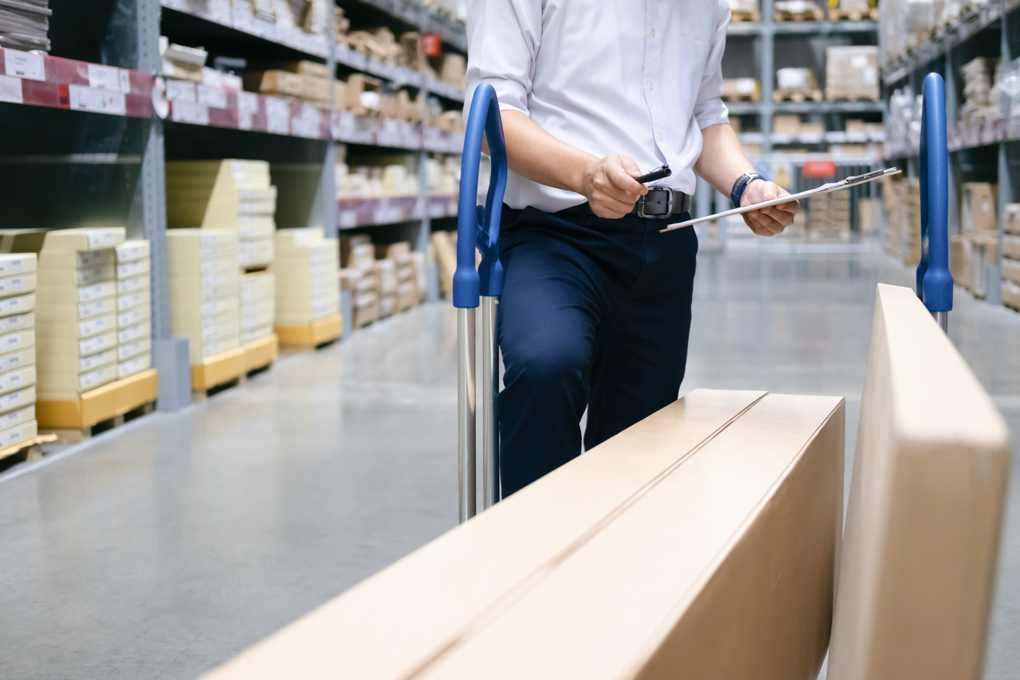 Тысячи товаров, ноль продаж. Знакомо? Это дропшиппинг без контента